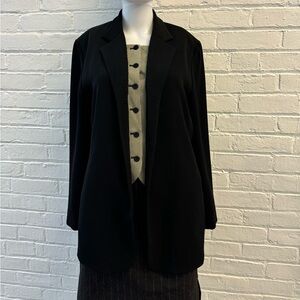 Versatile chic black blazer
